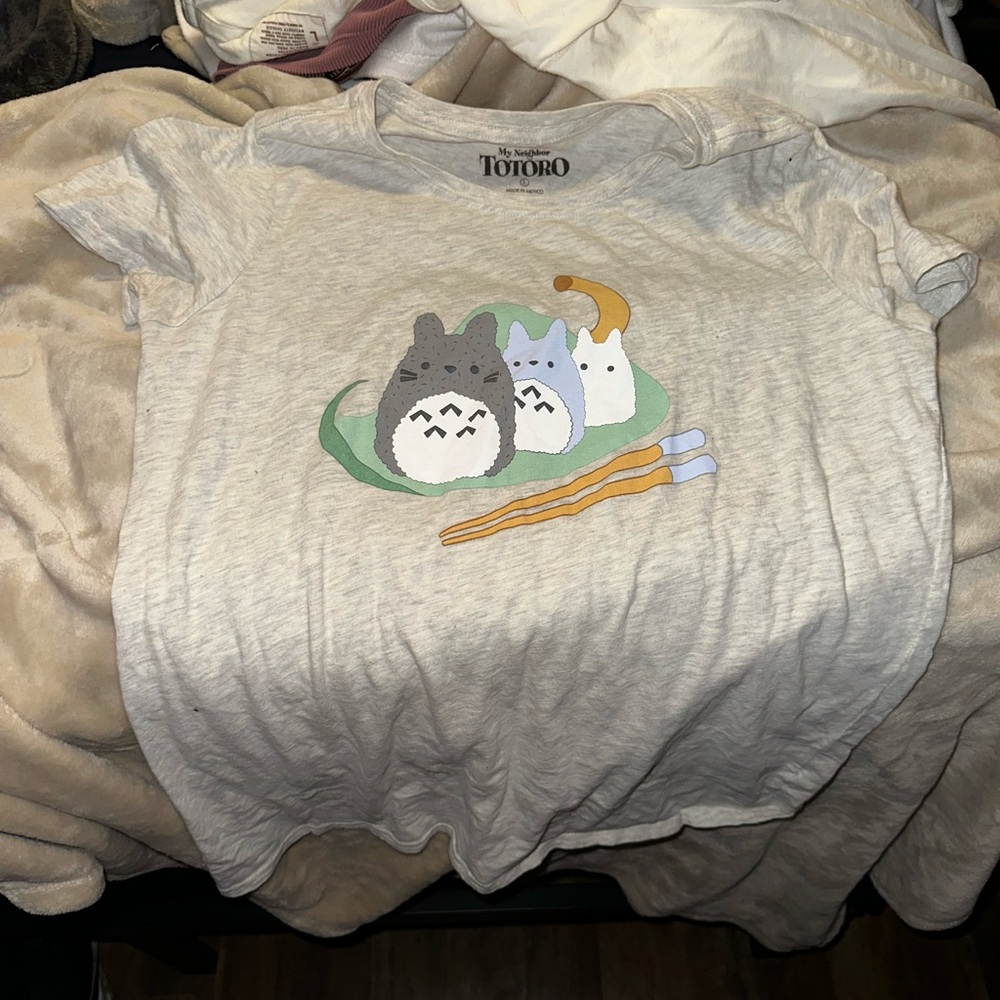 Graphic, T-shirt, woman